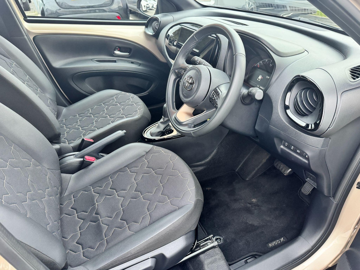 Used Toyota Aygo X 2024 for sale - 76824472: Photo 11