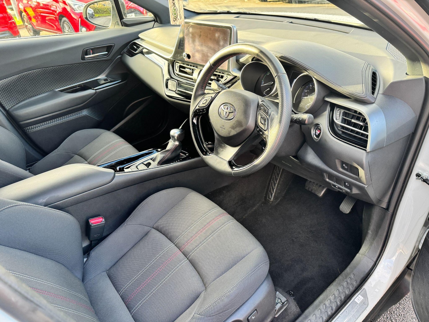 Used Toyota C-HR 2023 for sale - 76913024: Photo 11