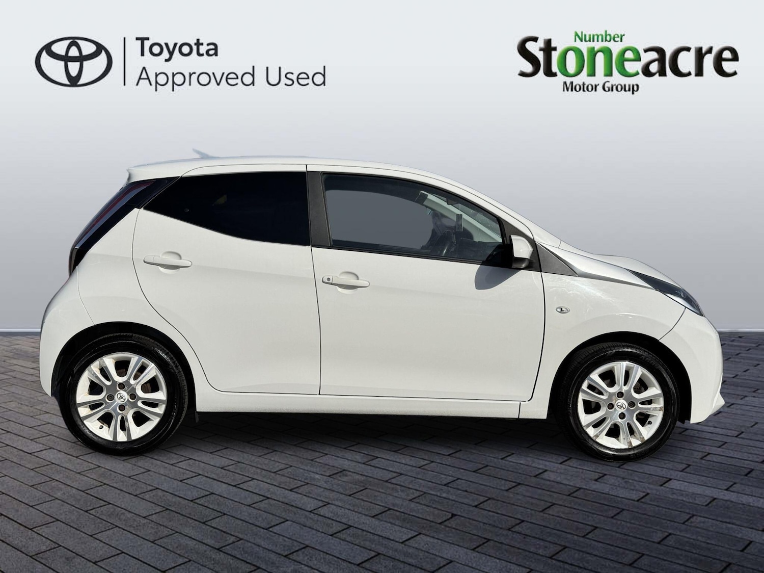 Used Toyota AYGO 2016 for sale - 77970181: Photo 2