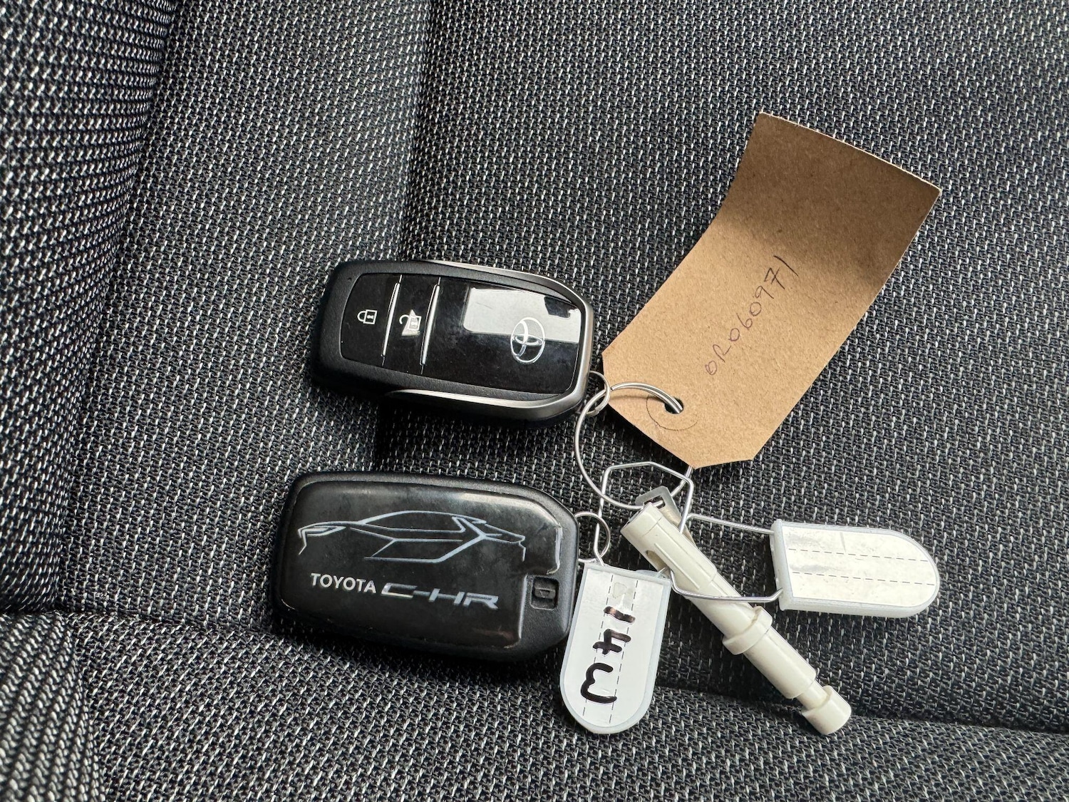 Used Toyota C-HR 2024 for sale - 77454996: Photo 20