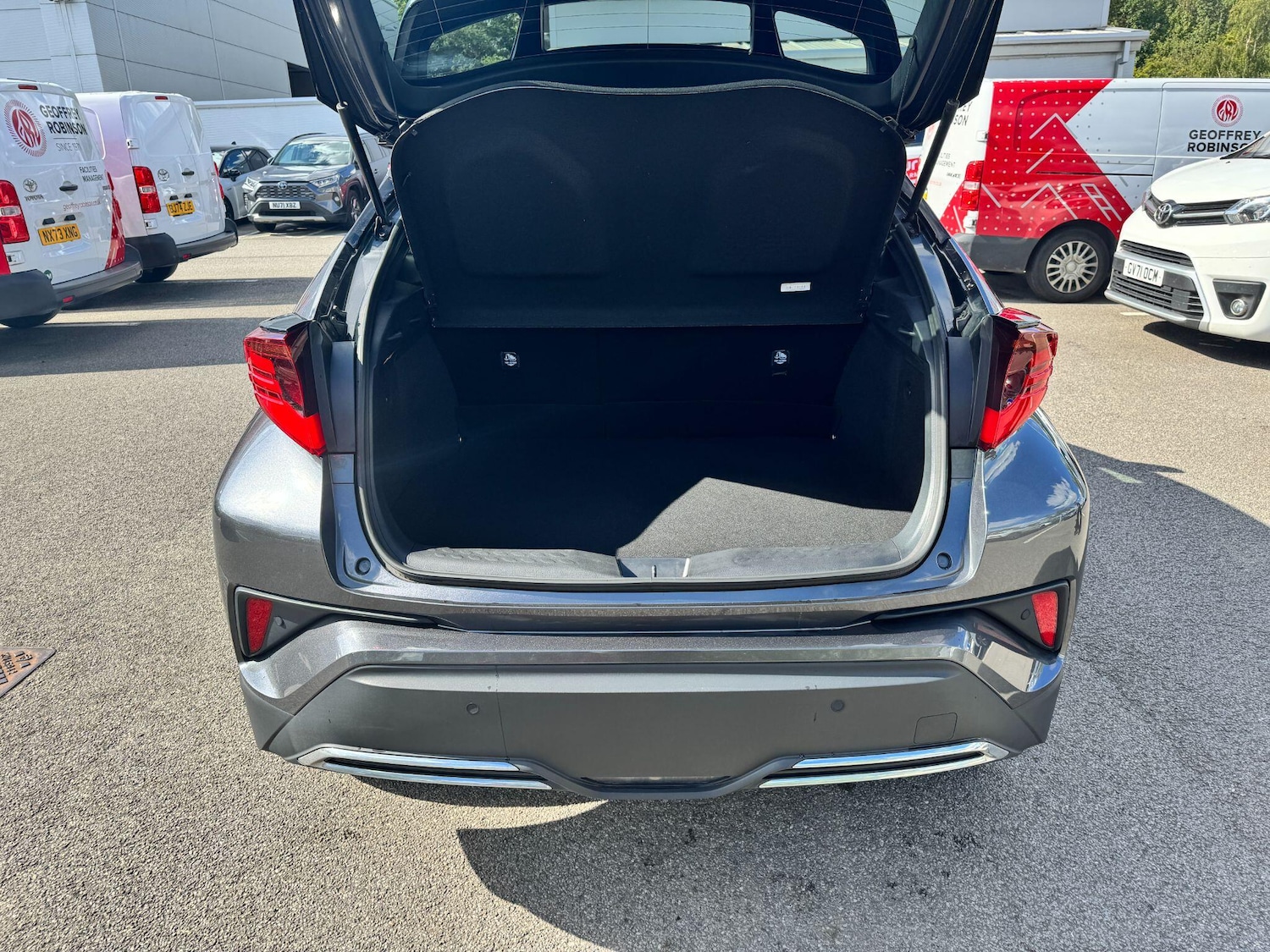 Used Toyota C-HR 2022 for sale - 75756256: Photo 12
