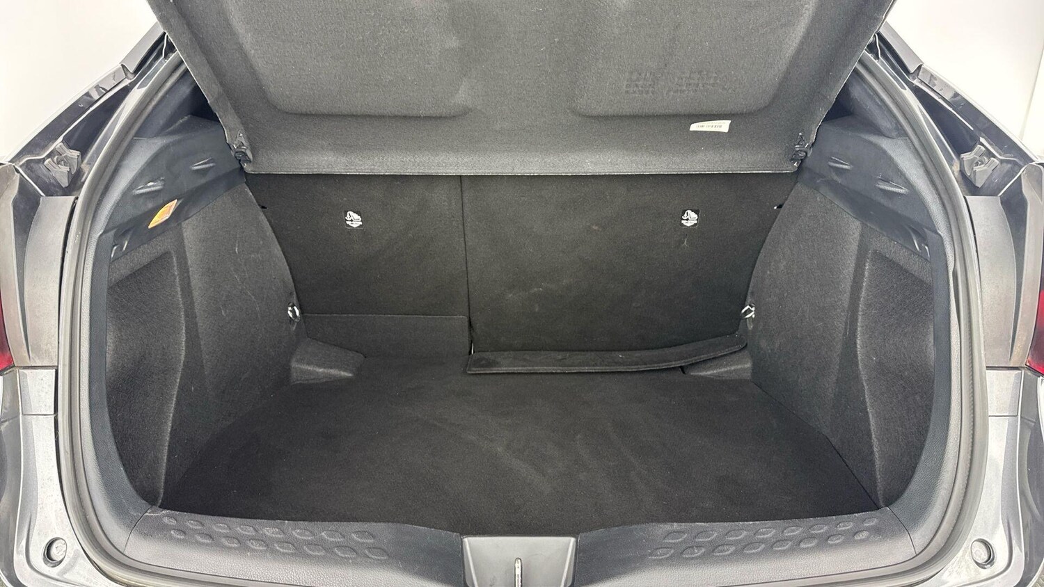 Used Toyota C-HR 2023 for sale - 77940217: Photo 10