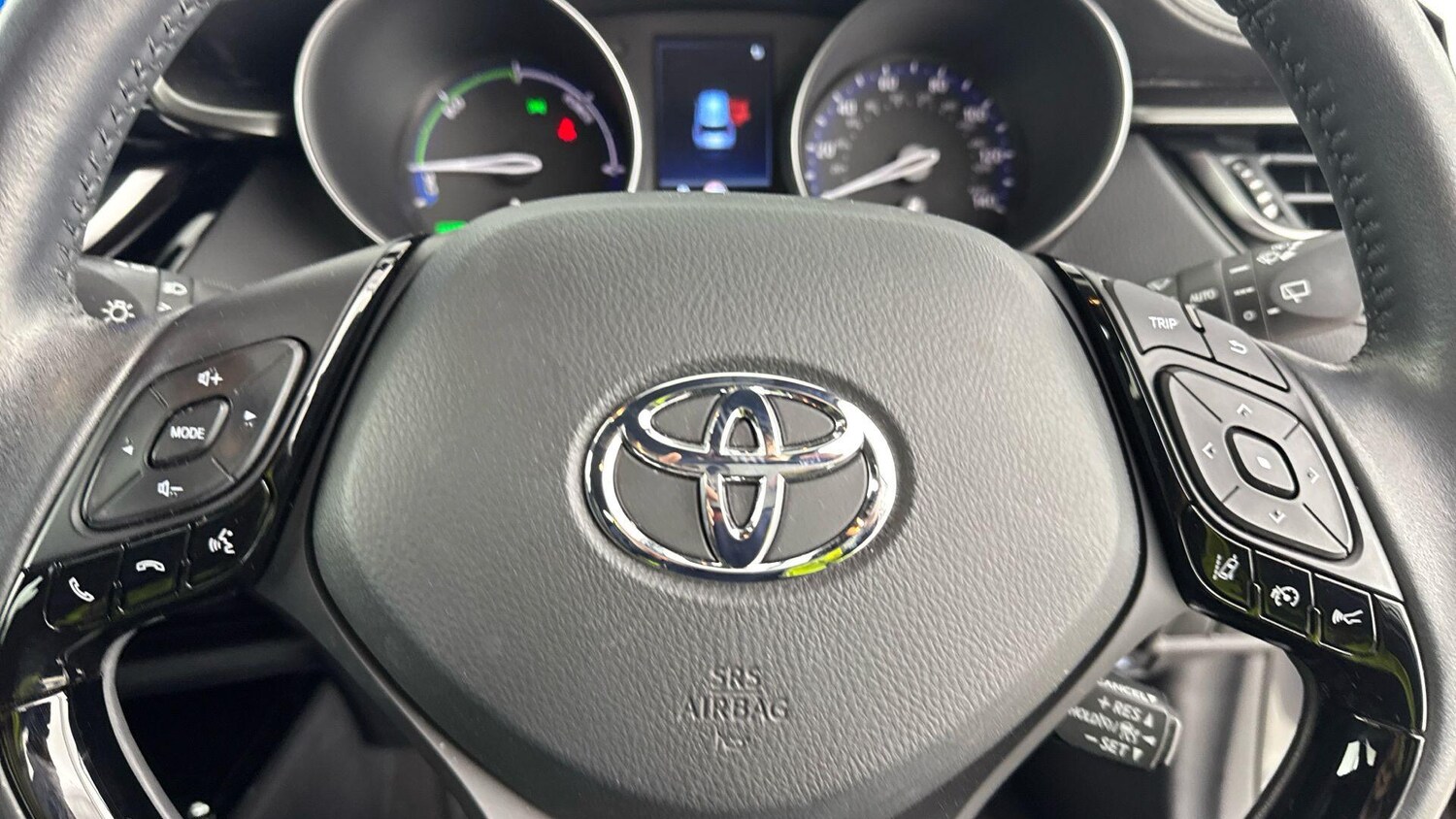 Used Toyota C-HR 2023 for sale - 77940217: Photo 14