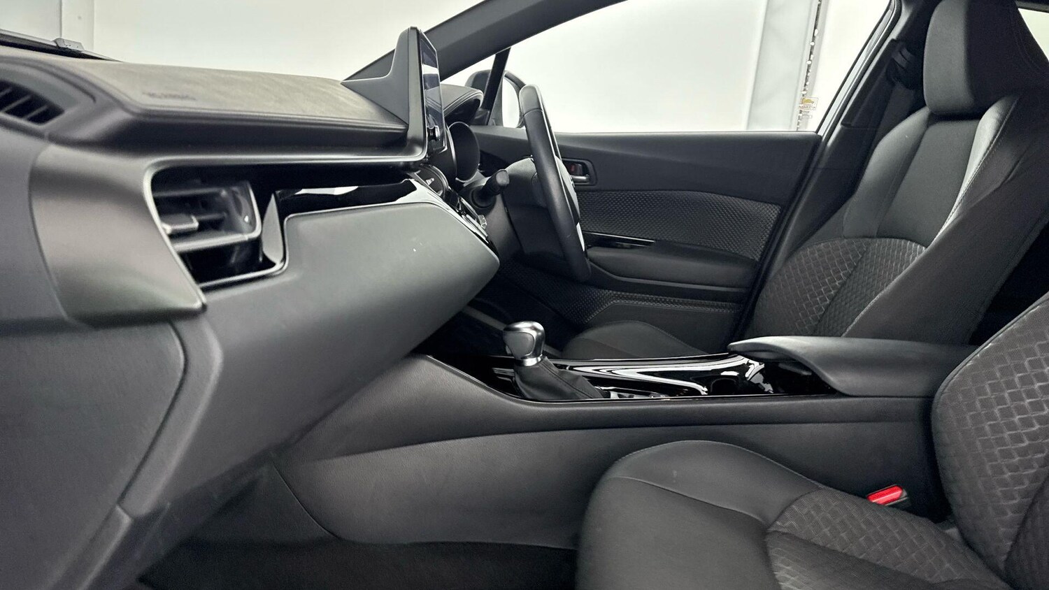 Used Toyota C-HR 2023 for sale - 77940217: Photo 16