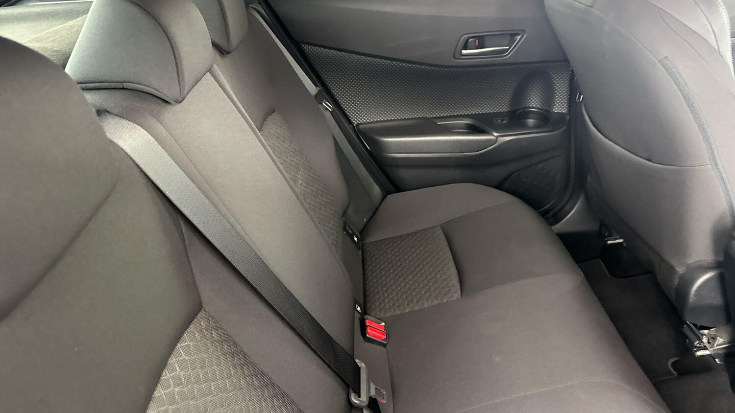 Used Toyota C-HR 2023 for sale - 77940217: Photo 18