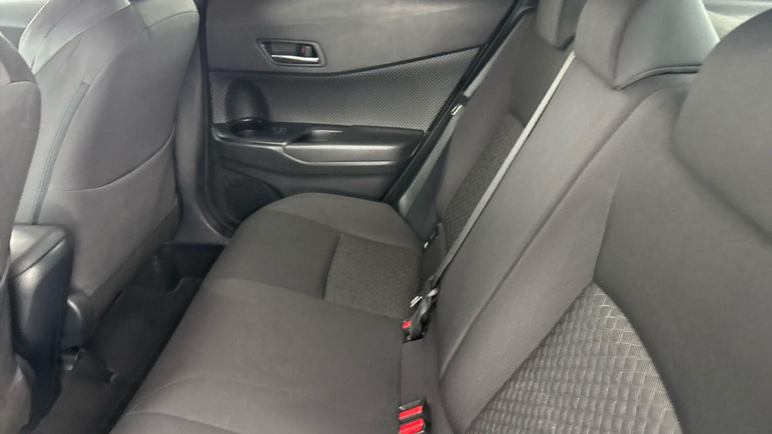 Used Toyota C-HR 2023 for sale - 77940217: Photo 19