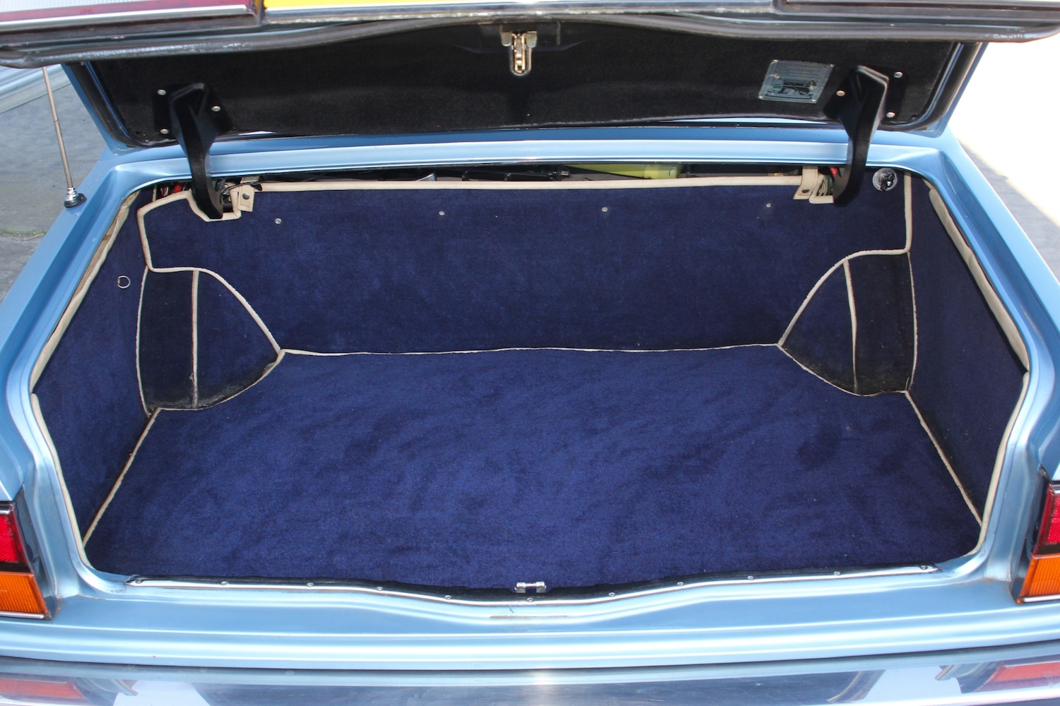 Used Rolls-Royce Silver Spirit 1986 for sale - 78163787: Photo 21