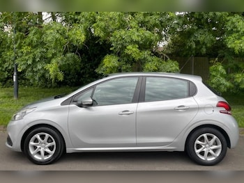 Used Peugeot 208 2016 for sale - 75352819: Photo