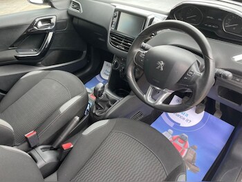 Used Peugeot 208 2016 for sale - 75352819: Photo