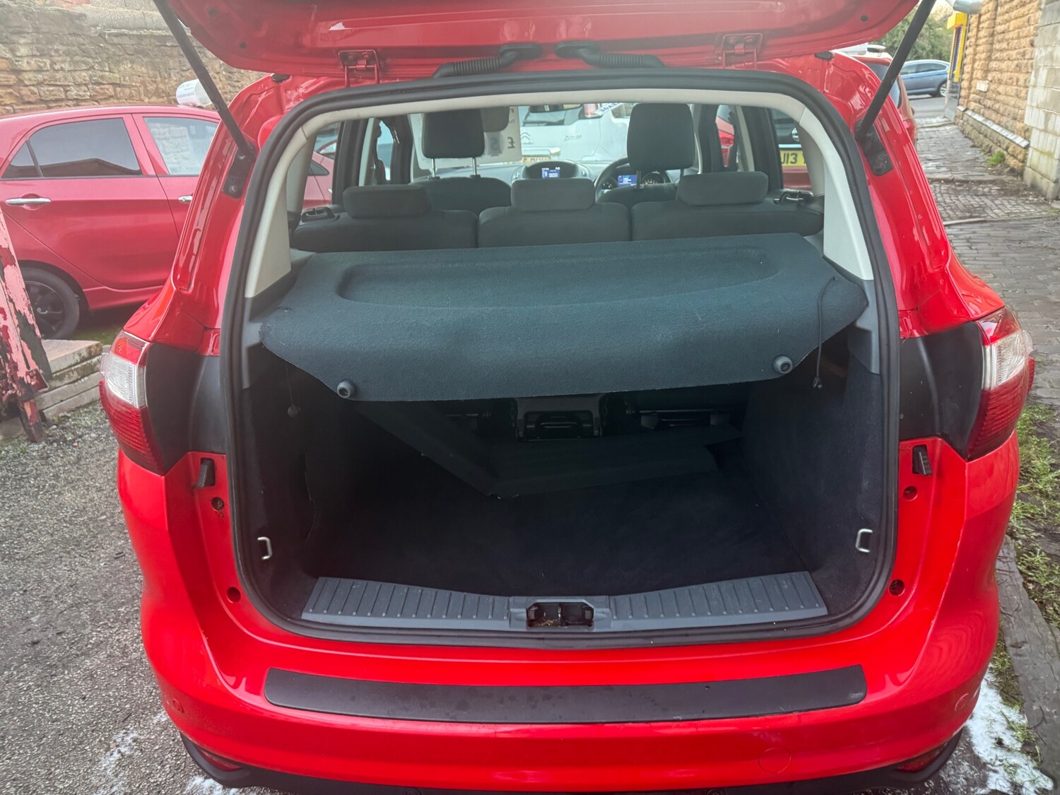 Used Ford C-Max 2014 for sale - 76682682: Photo 8