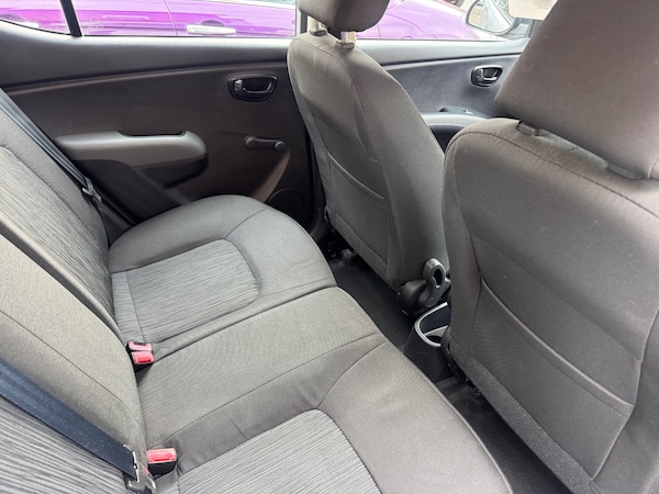 Used Hyundai i10 2011 for sale - 76221609: Photo 9