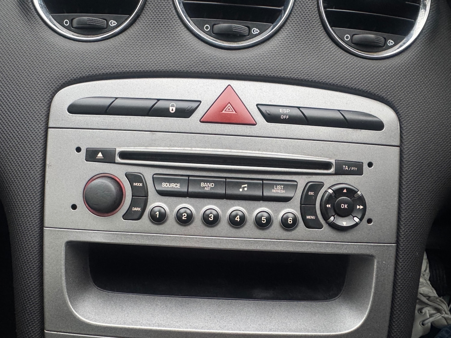 Used Peugeot 308 2010 for sale - 77432893: Photo 11