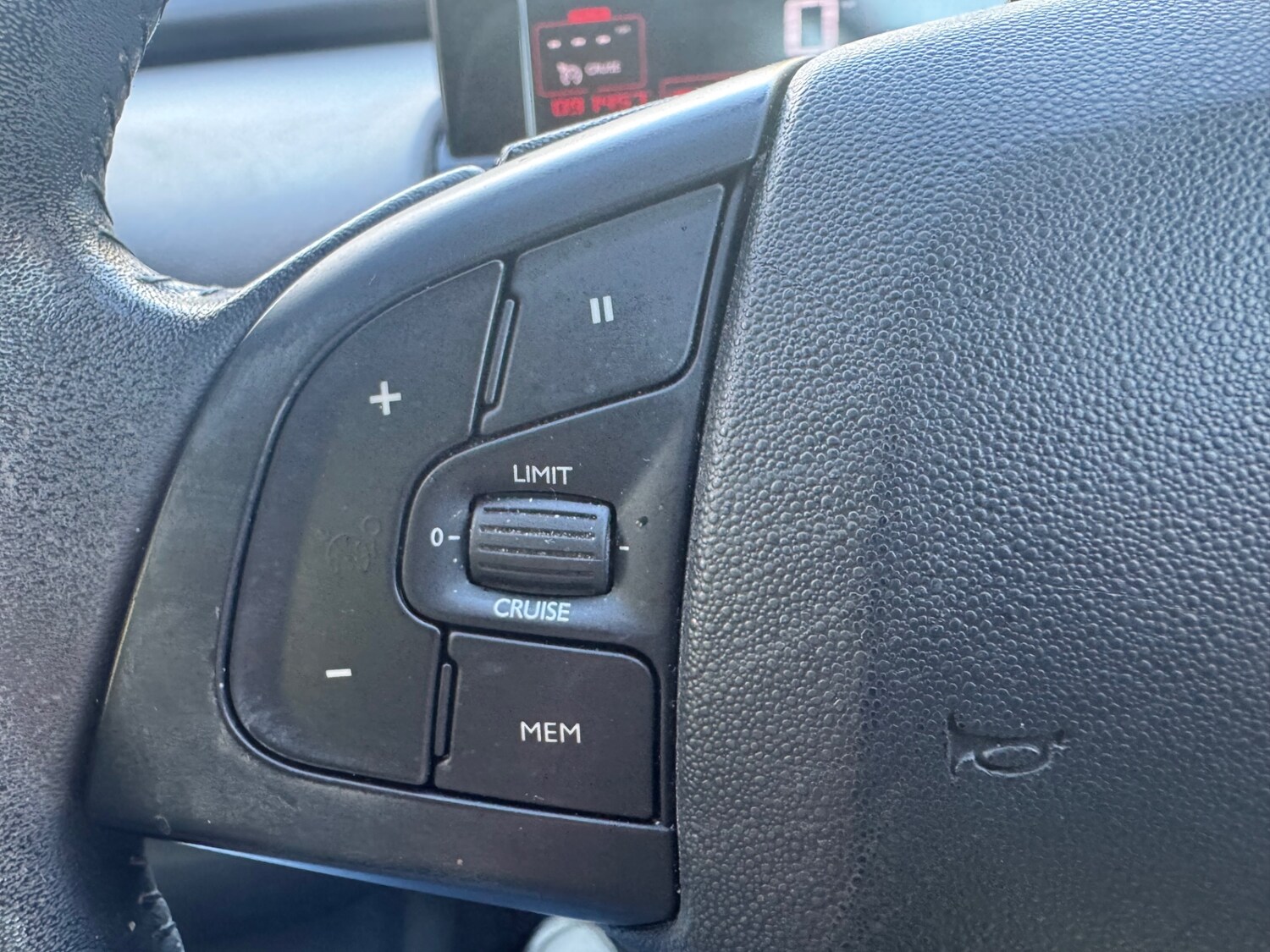 Used Citroen C4 Cactus 2015 for sale - 76114076: Photo 18