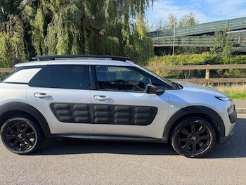 Used Citroen C4 Cactus 2015 for sale - 76114076: Photo