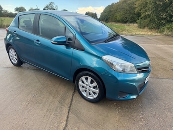 2012 (12) - 1.4 D-4D TR 5dr - cheapest facelift yaris on the net
