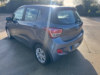 Used Hyundai i10 2014 for sale - 76436328: Photo