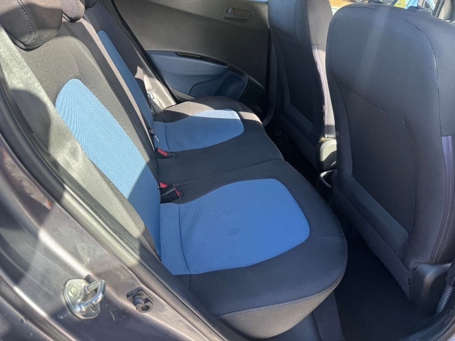 Used Hyundai i10 2014 for sale - 76436328: Photo 6