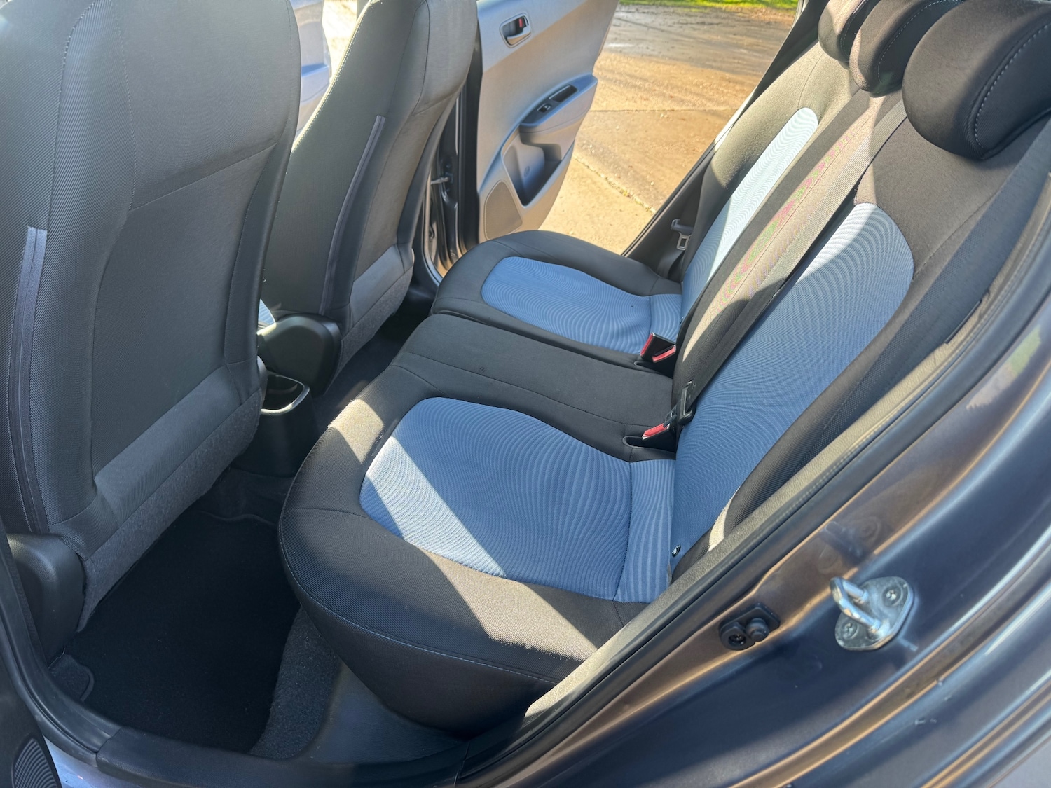 Used Hyundai i10 2014 for sale - 76436328: Photo 8