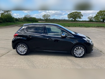 Used Peugeot 208 2015 for sale - 78300380: Photo