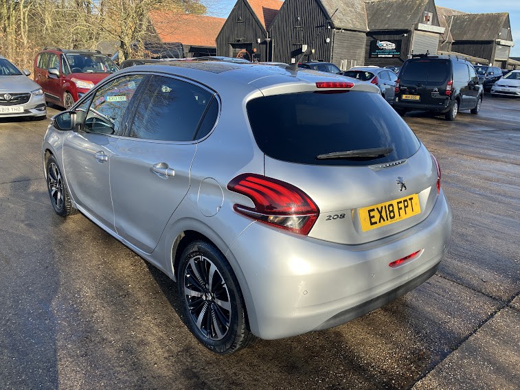 Used Peugeot 208 2018 for sale - 77135914: Photo 3