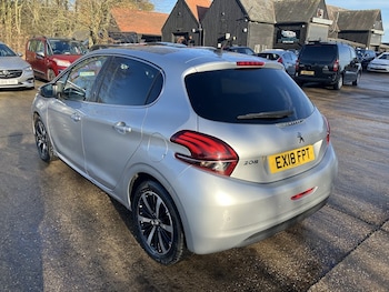 Used Peugeot 208 2018 for sale - 77135914: Photo