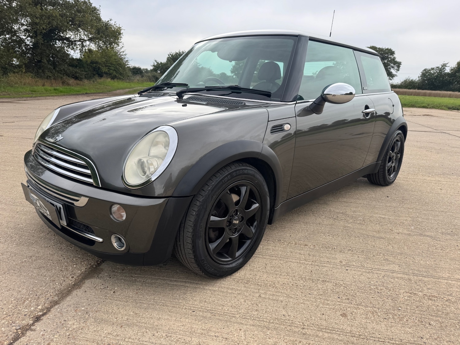 Used MINI Hatch 2005 for sale - 76018002: Photo 2