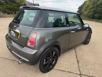 Used MINI Hatch 2005 for sale - 76018002: Photo