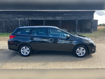 Used Toyota Auris 2013 for sale - 79668348: Photo
