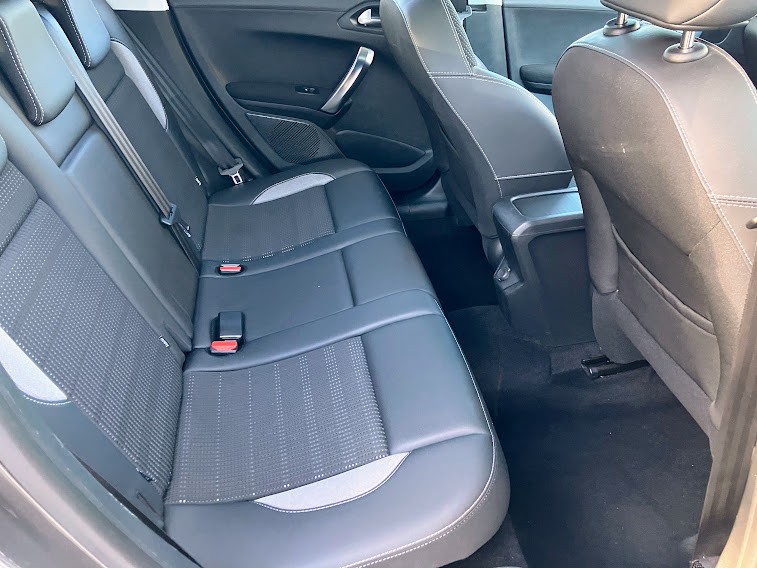 Used Peugeot 2008 2018 for sale - 76799136: Photo 8