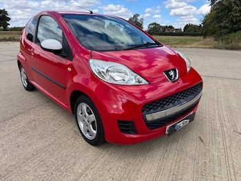 2011 (61) - 1.0 Sportium 3dr - £20 road tax - air con - low miles - cheap to run