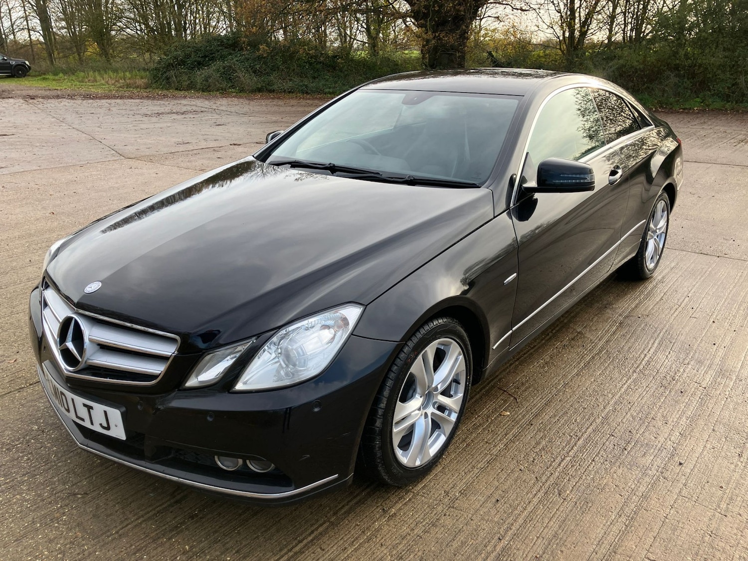 Used Mercedes-Benz E Class 2010 for sale - 76799308: Photo 2