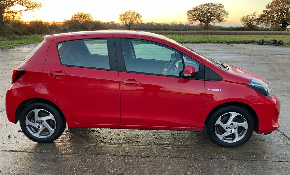 Used Toyota Yaris 2015 for sale - 76791556: Photo 2