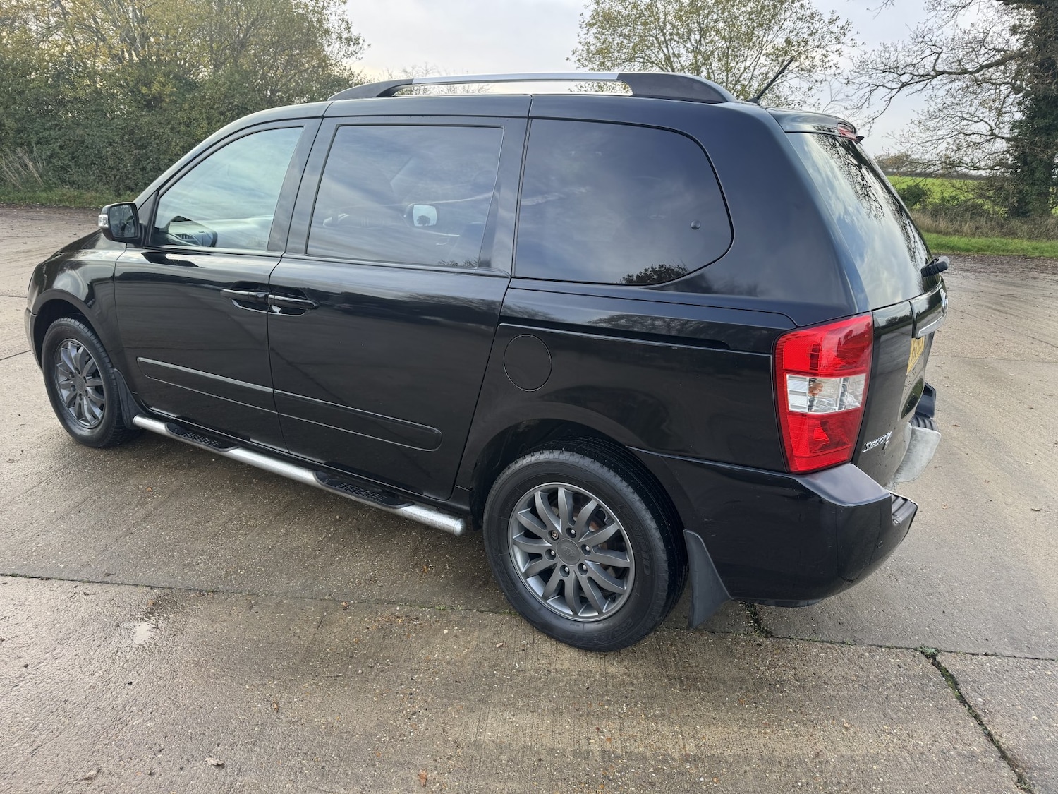 Used Kia Sedona 2010 for sale - 76799223: Photo 3