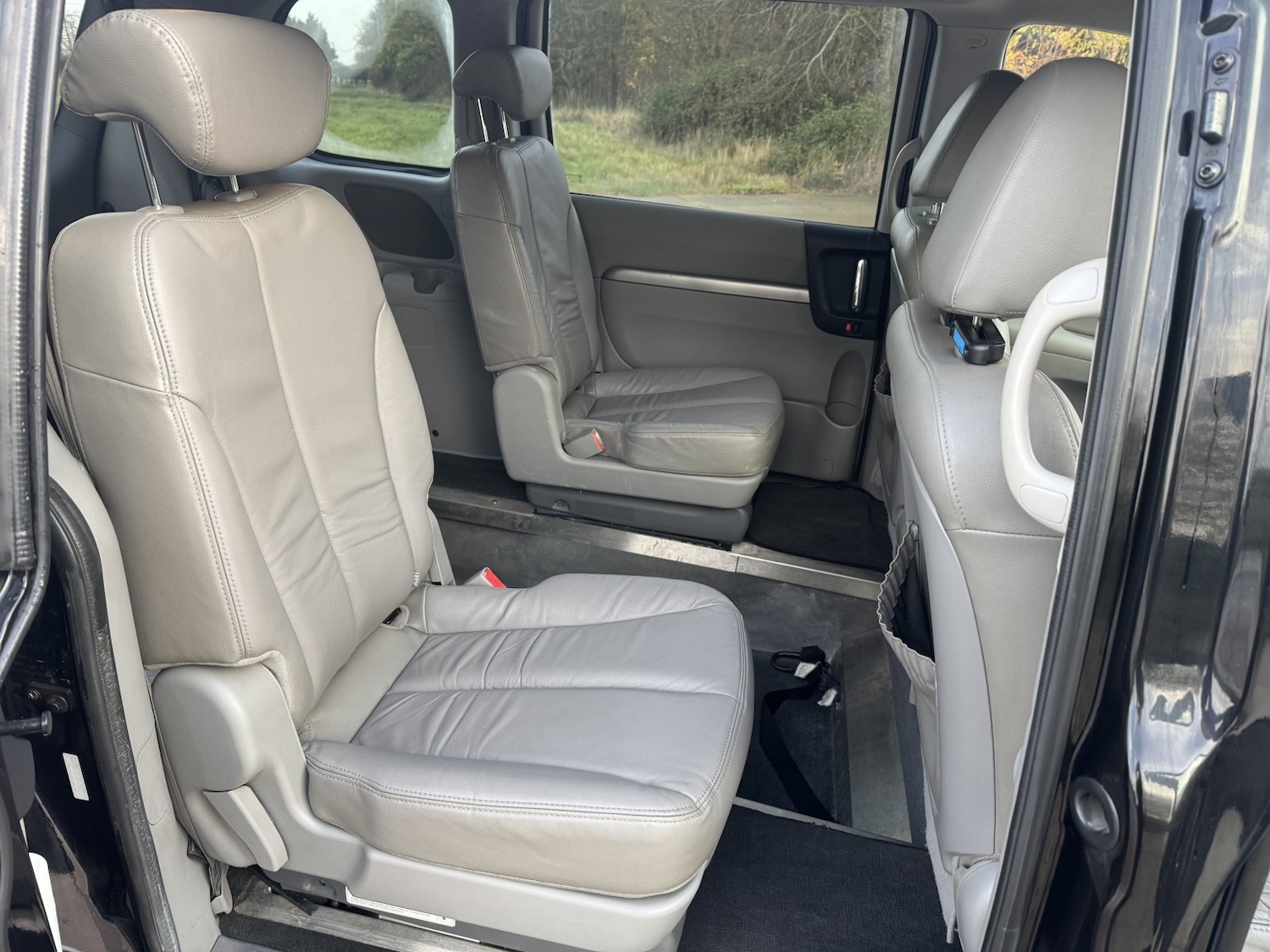 Used Kia Sedona 2010 for sale - 76799223: Photo 7