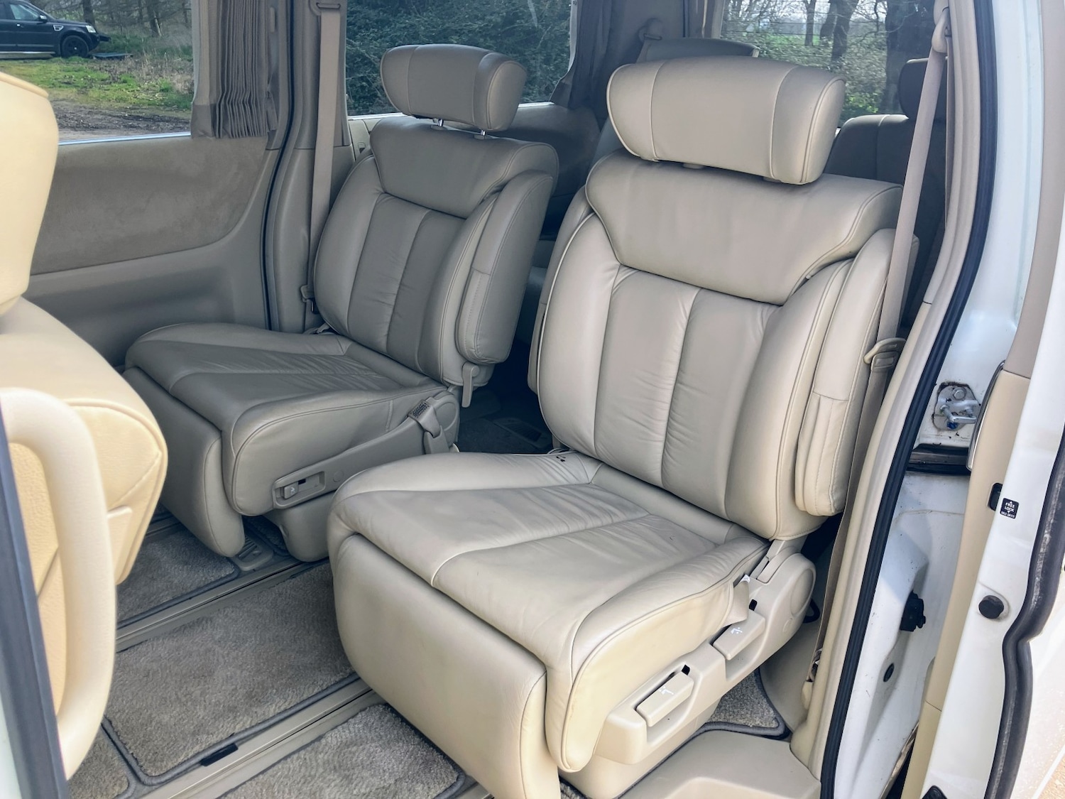 Used Nissan Elgrand 2020 for sale - 77991685: Photo 11