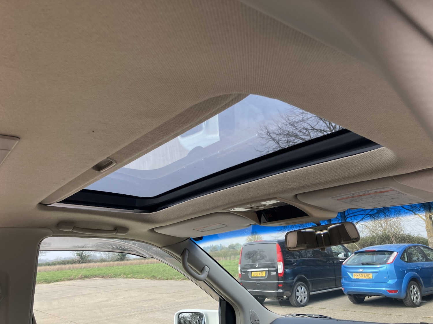 Used Nissan Elgrand 2020 for sale - 77991685: Photo 25