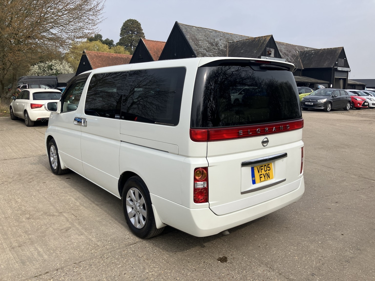 Used Nissan Elgrand 2020 for sale - 77991685: Photo 5