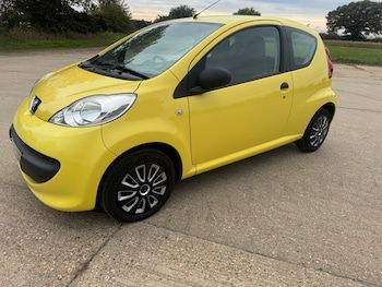 Used Peugeot 107 2009 for sale - 76130304: Photo 2