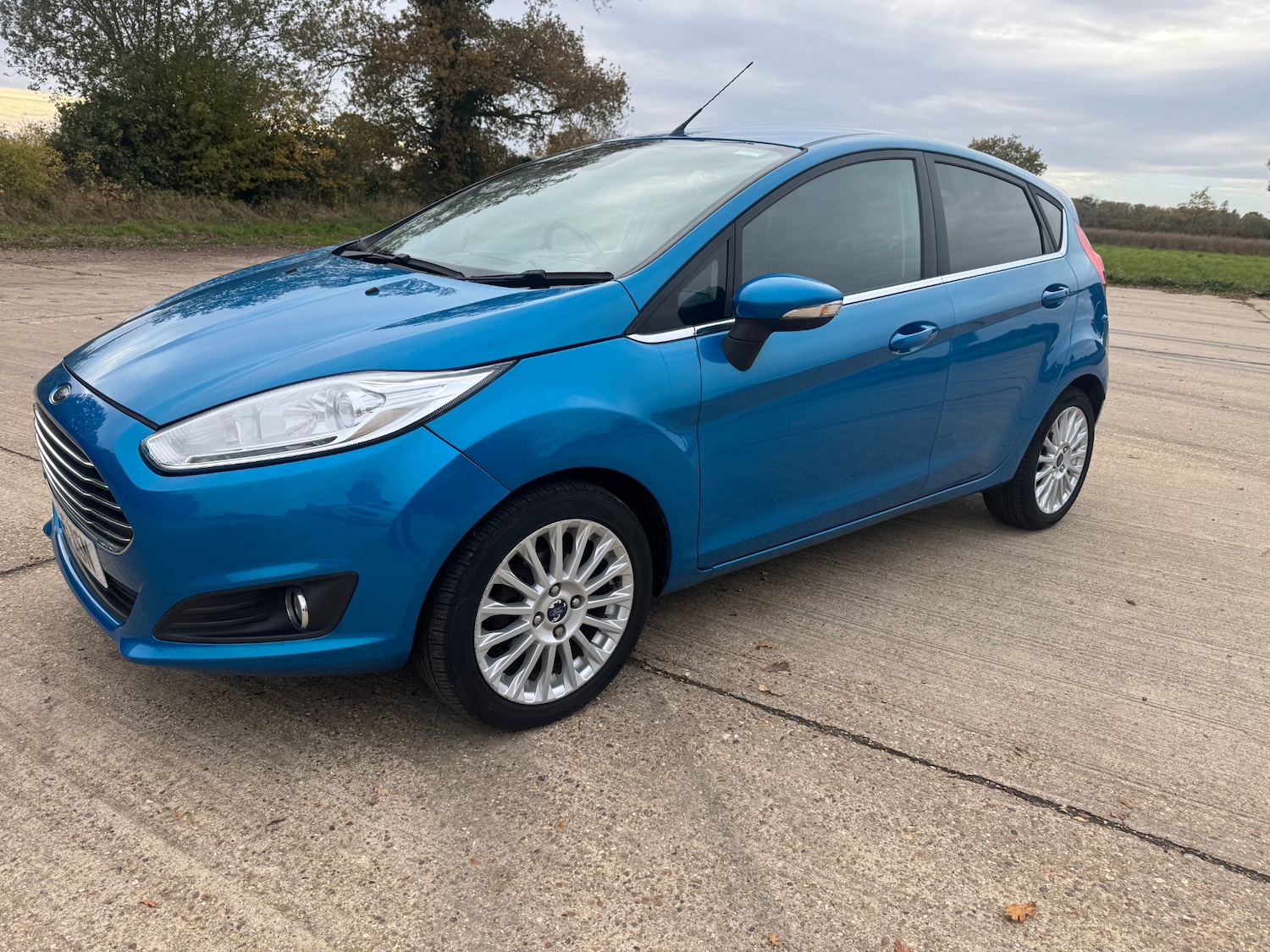 Used Ford Fiesta 2015 for sale - 76464743: Photo 2
