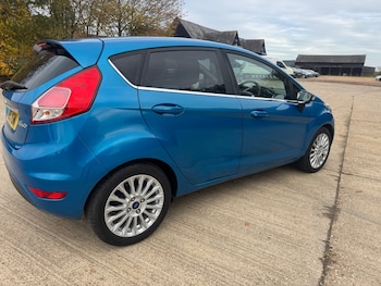 Used Ford Fiesta 2015 for sale - 76464743: Photo