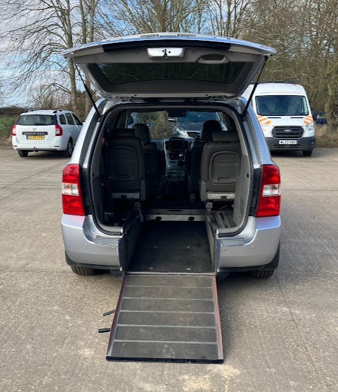 Used Kia Sedona 2009 for sale - 77742858: Photo 2