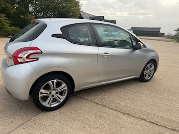 Used Peugeot 208 2013 for sale - 76005051: Photo 4