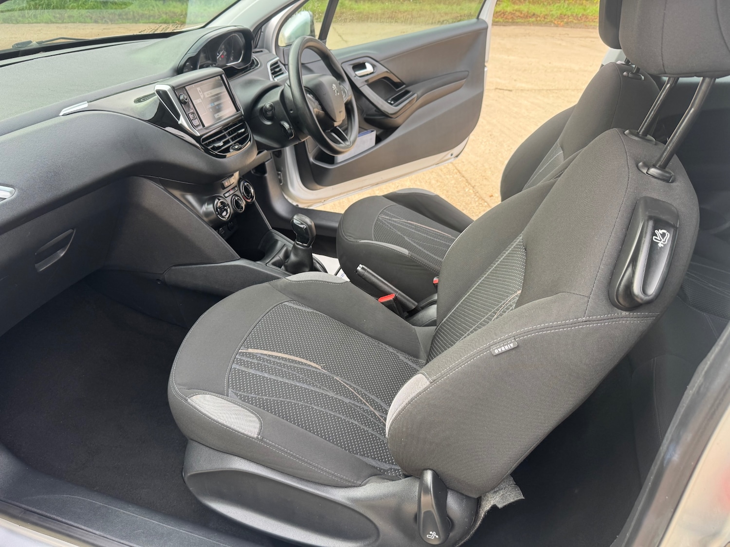 Used Peugeot 208 2013 for sale - 76005051: Photo 7