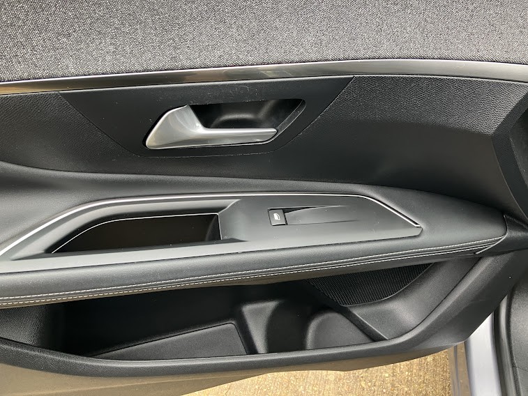 Used Peugeot 3008 2018 for sale - 76963327: Photo 14