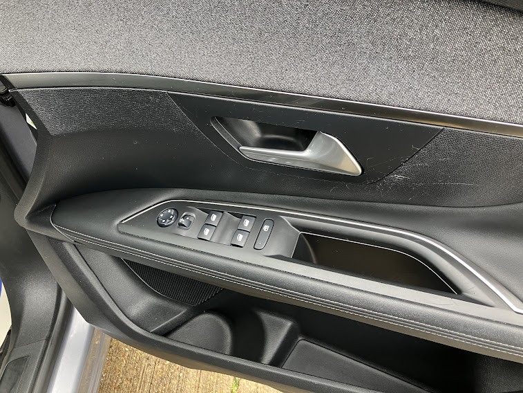 Used Peugeot 3008 2018 for sale - 76963327: Photo 18