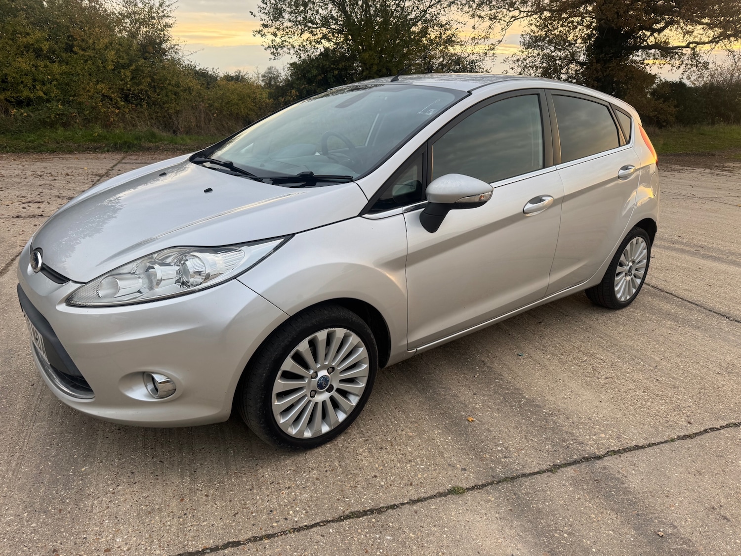 Used Ford Fiesta 2010 for sale - 76490494: Photo 2