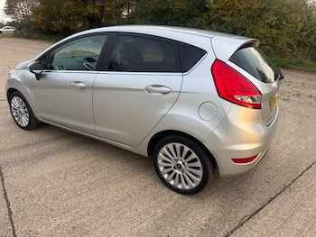 Used Ford Fiesta 2010 for sale - 76490494: Photo