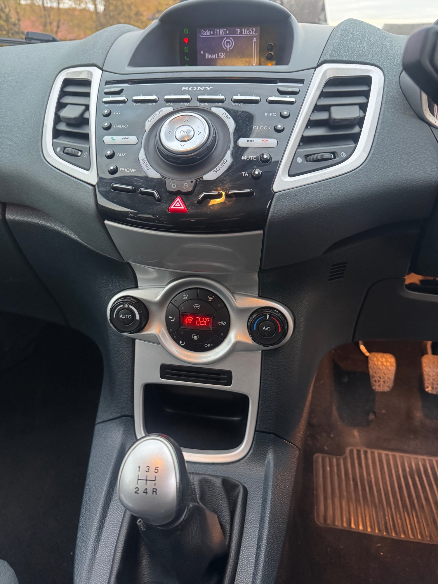 Used Ford Fiesta 2010 for sale - 76490494: Photo 7