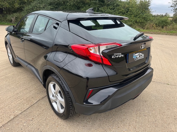 Used Toyota C-HR 2017 for sale - 76075646: Photo 3
