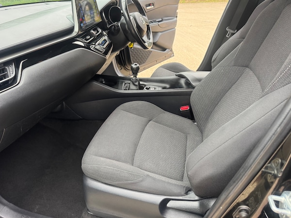 Used Toyota C-HR 2017 for sale - 76075646: Photo 7